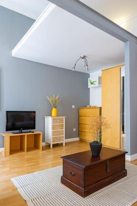 Beautiful Apartment In Malasana For 3 Pax - Ferrer Madrid Exterior photo